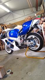 Suzuki gsxr 600 srad