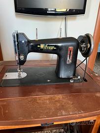 Macchina da cucire antica Wilson