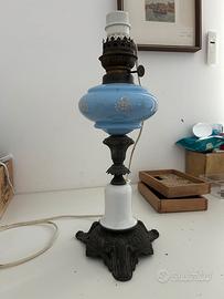 Lampada antica da tavolo