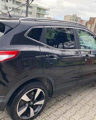 Auto  Nissan Qasquai