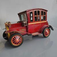 Auto vintage in latta anni 60 a batterie