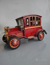 Auto vintage in latta anni 60 a batterie