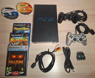 PS2 fat con 2 controller e 5 videogiochi