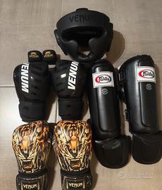 Attrezzatura boxe/kick boxing/muay thai/mma