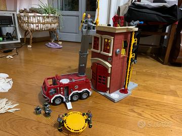 Gioco bambini: Caserma e camion dei pompieri