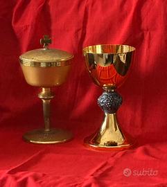 Calice sacerdotale e pisside antica