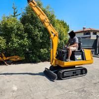 E246- Escavatore Caterpillar