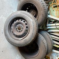 Panda 169 cerchi da 13” con gomme 115/80 R 13 79T