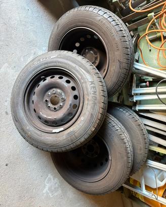 Panda 169 cerchi da 13” con gomme 115/80 R 13 79T