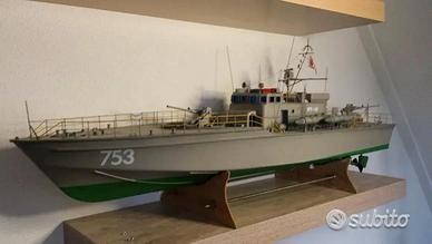 Collezionismo motoscafo barca scafo nave  rc