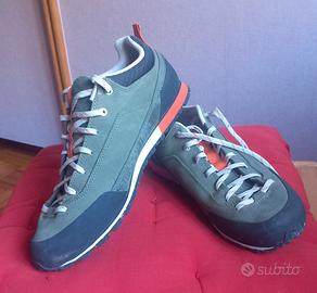 SCARPE DA TRACKING QUECHUA NR 43