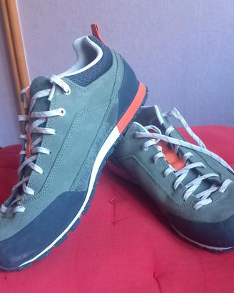 SCARPE DA TRACKING QUECHUA NR 44