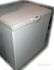 Congelatore a pozzetto Whirlpool AFG 6251 AP