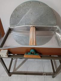 macchina per cariare il pane 