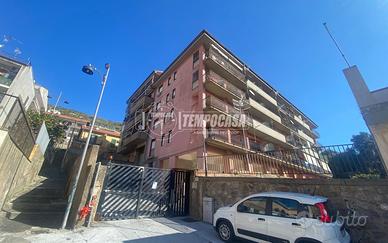 Trilocale oltre accessori in Via Principe Ruffo -