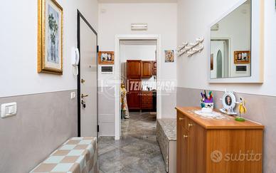 TRILOCALE CON DUE BALCONI