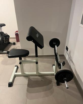 Panca Scott con bilanciere