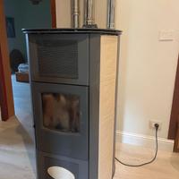 Stufa Pellet canalizzabile 12 Kw + un'altra gratis