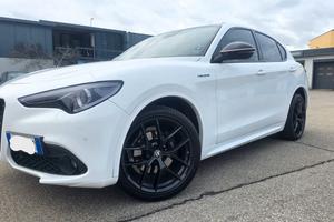 Alfa Stelvio Veloce 2021 2.2 Q4 cv 210