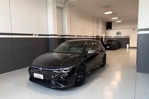 Volkswagen Golf R 4Motion Performance Akrapovic