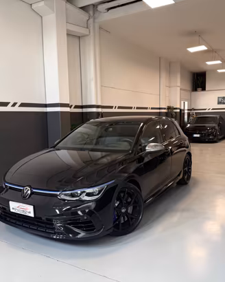 Volkswagen Golf R 4Motion Performance Akrapovic