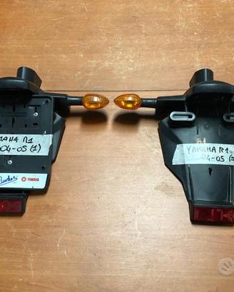 Portatarga con frecce Yamaha R1 2004 - 2005