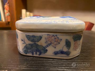 4 contenitori in porcellana