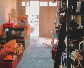 Garage [Rif: C-62]