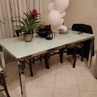 tavolo acciaio e vetro