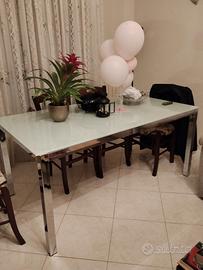 tavolo acciaio e vetro