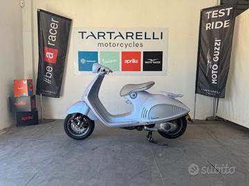 Vespa 946 125 SNAKE E5+