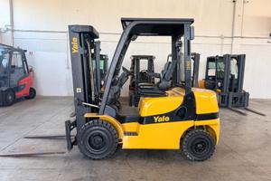 CARRELLO ELEVATORE MULETTO DIESEL YALE 25 QUINTALI