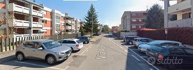 Stanza singola a Vedano al Lambro-posto auto prvt