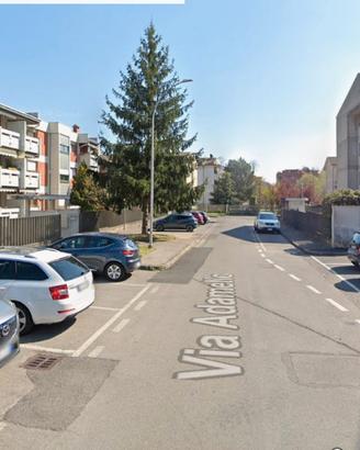 Stanza singola a Vedano al Lambro-posto auto prvt