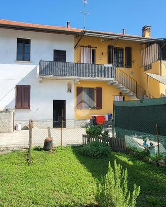 CASA DI CORTE A ROBECCO SUL NAVIGLIO