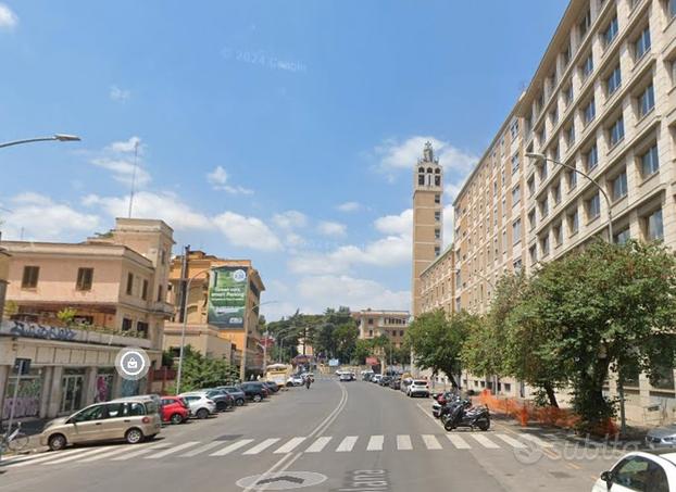 Tuscolana Monolocale Con Posto Auto e Terrazzo