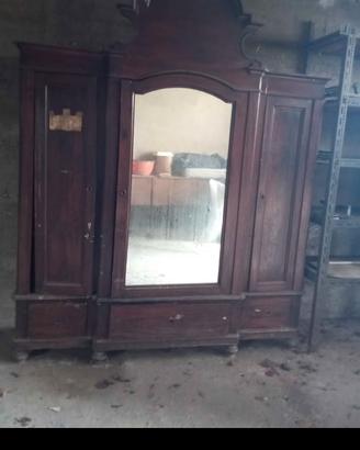 Armadio in legno inizi Novecento da restaurar