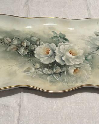 vassoio di ceramica con rose, dipinto a mano