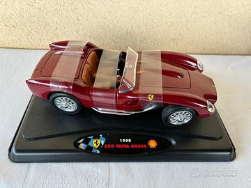 Modellino auto Ferrari 1:18 condizioni nuovo