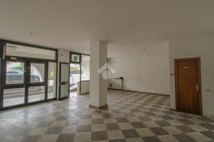 NEGOZIO A CASTREZZATO