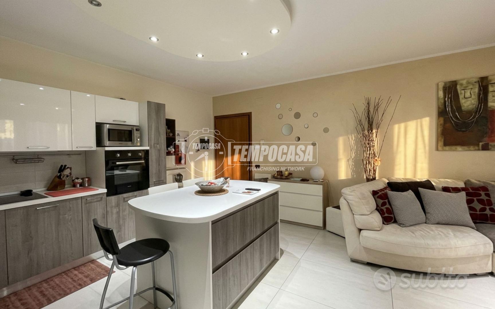 ELEGANTE APPARTAMENTO CON GIARDINO PRIVATO - Vista 4