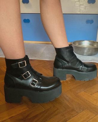 tacchi emo/goth shein 38/39