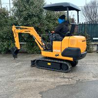 E219 Escavatore Komatsu 15 q PC05