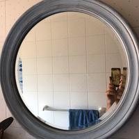 Specchio tondo e mensoletta