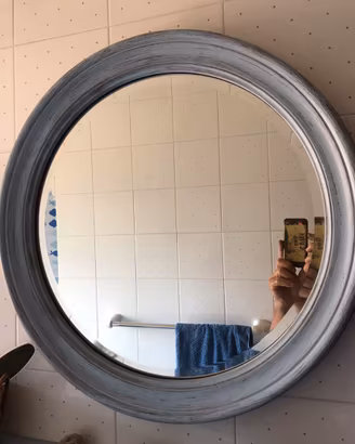Specchio tondo e mensoletta