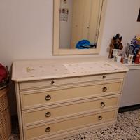 Comodino e mobile da camera da letto