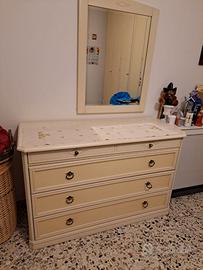 Comodino e mobile da camera da letto