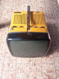 Televisore e radio cubo brionvega