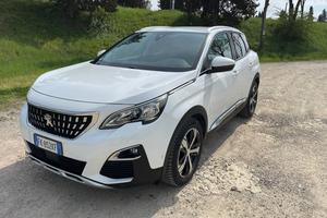 AUTO PEGEOT 3008