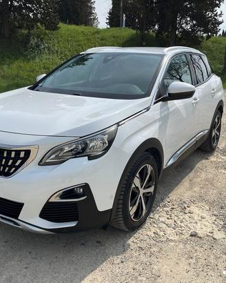AUTO PEGEOT 3008